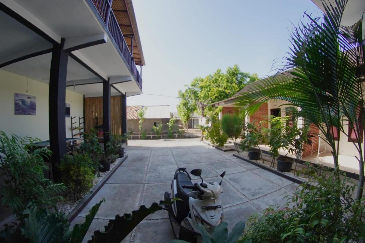 Watukarung Sackstone Guesthouse Kalak Exterior foto