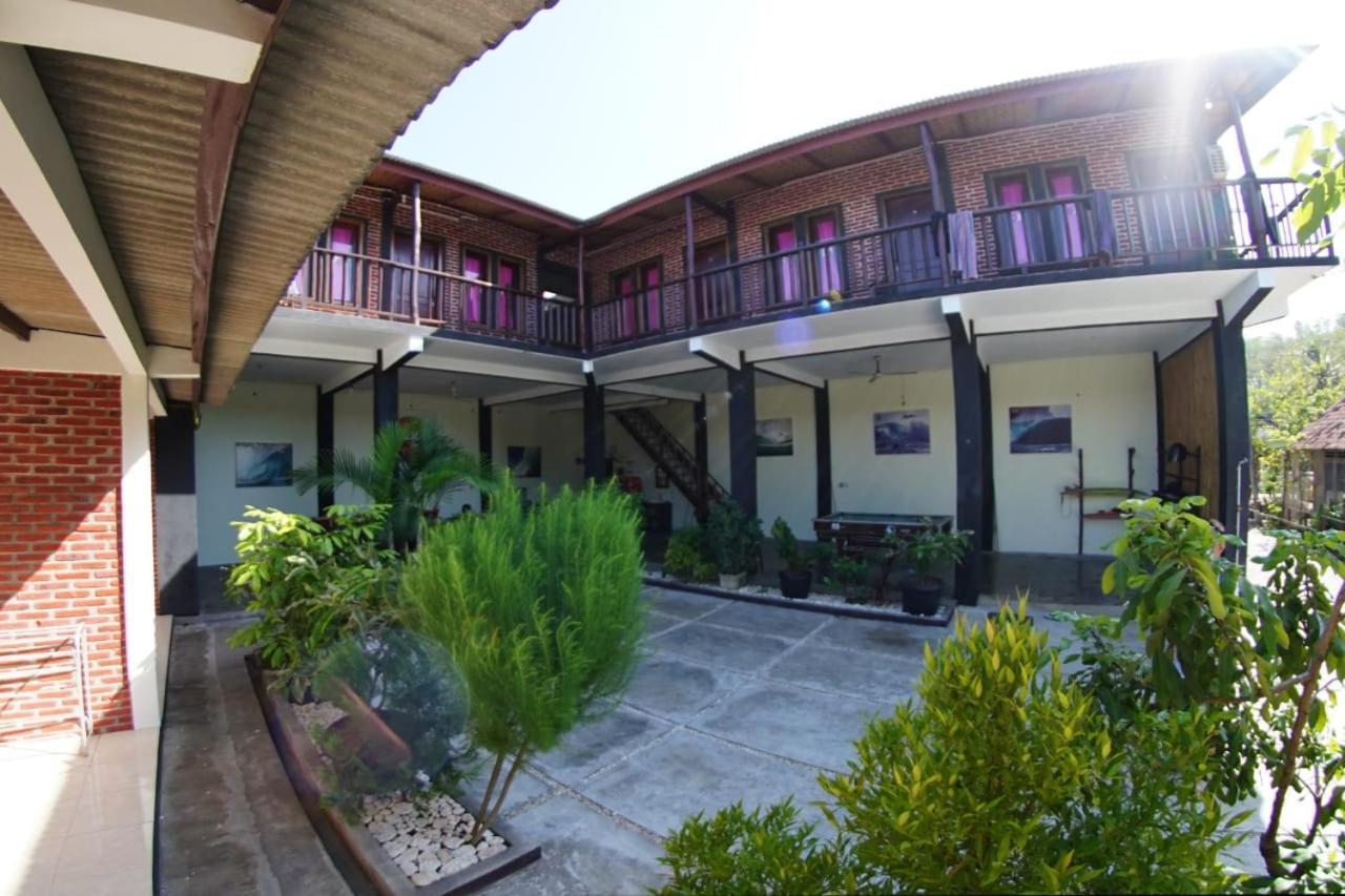 Watukarung Sackstone Guesthouse Kalak Exterior foto