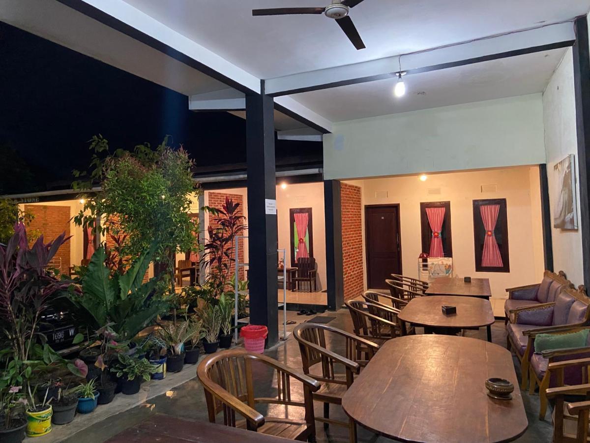 Watukarung Sackstone Guesthouse Kalak Exterior foto