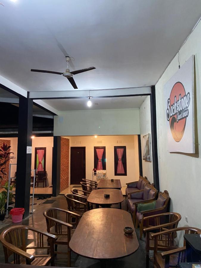 Watukarung Sackstone Guesthouse Kalak Exterior foto